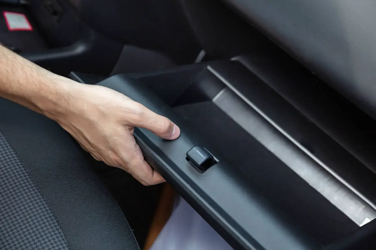 Toyota RAV4: A Glove Box Won’t Stay Close - Do This!